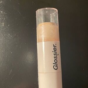 Glossier highlighter